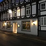 Goldener Stern 2*