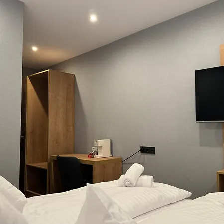 Goldener Stern فندق جوسلار